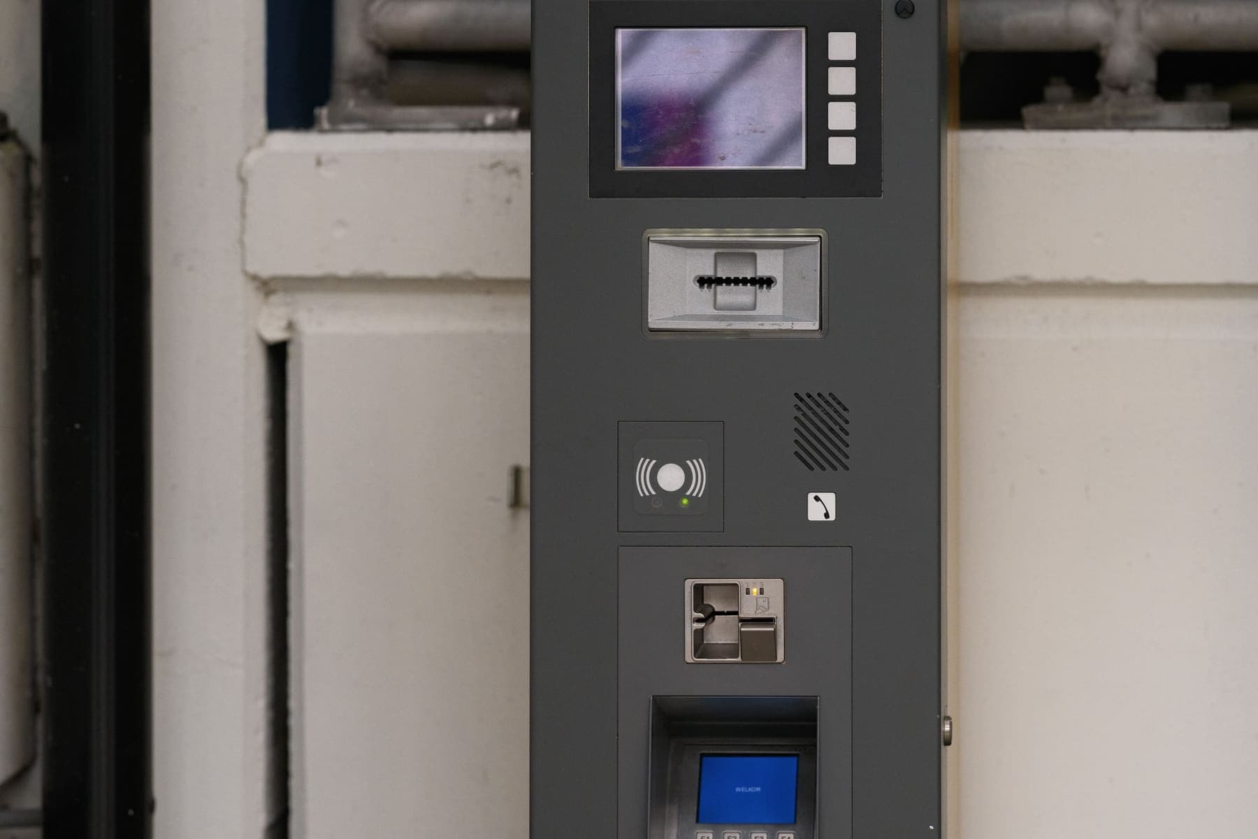 Parking payment terminal in a garage
